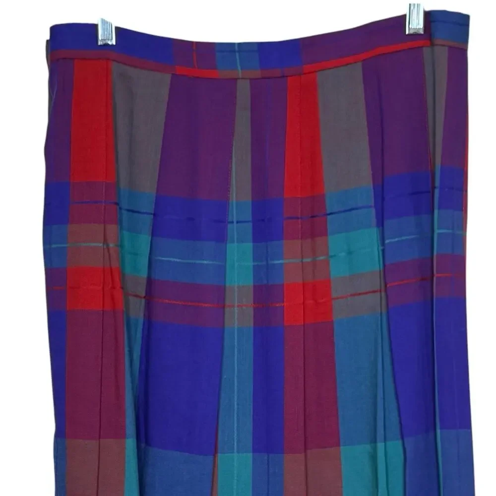 David Brooks 100% Pure Wool Made in USA Size 16 Side Buttons Pleated Skirt